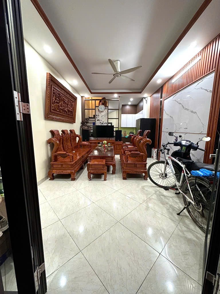 Bán Nhà Đại Đồng Vĩnh Hưng 38m 5 Tầng 4 Phòng Tặng Hết Nội Thất Sổ Đỏ 2