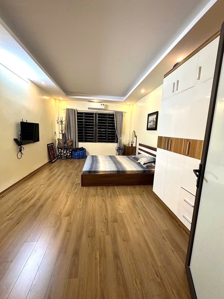 Bán Nhà Đại Đồng Vĩnh Hưng 38m 5 Tầng 4 Phòng Tặng Hết Nội Thất Sổ Đỏ 3