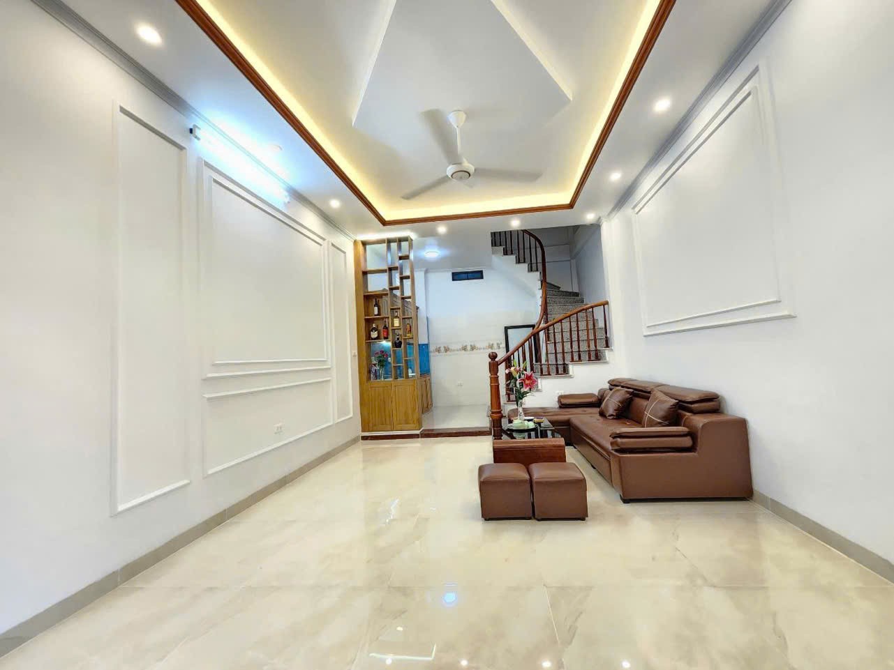 Cần Bán Nhà Nam Dư Lĩnh Nam 42m 5 Tầng 5 phòng Tặng Hết Nội Thất Sổ Đỏ 2