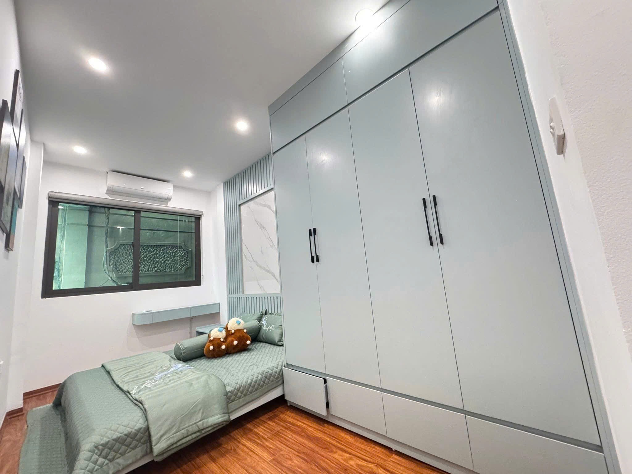Bán nhà riêng Kim Giang 30m, 5 tầng chỉ việc mang vali về ở 3