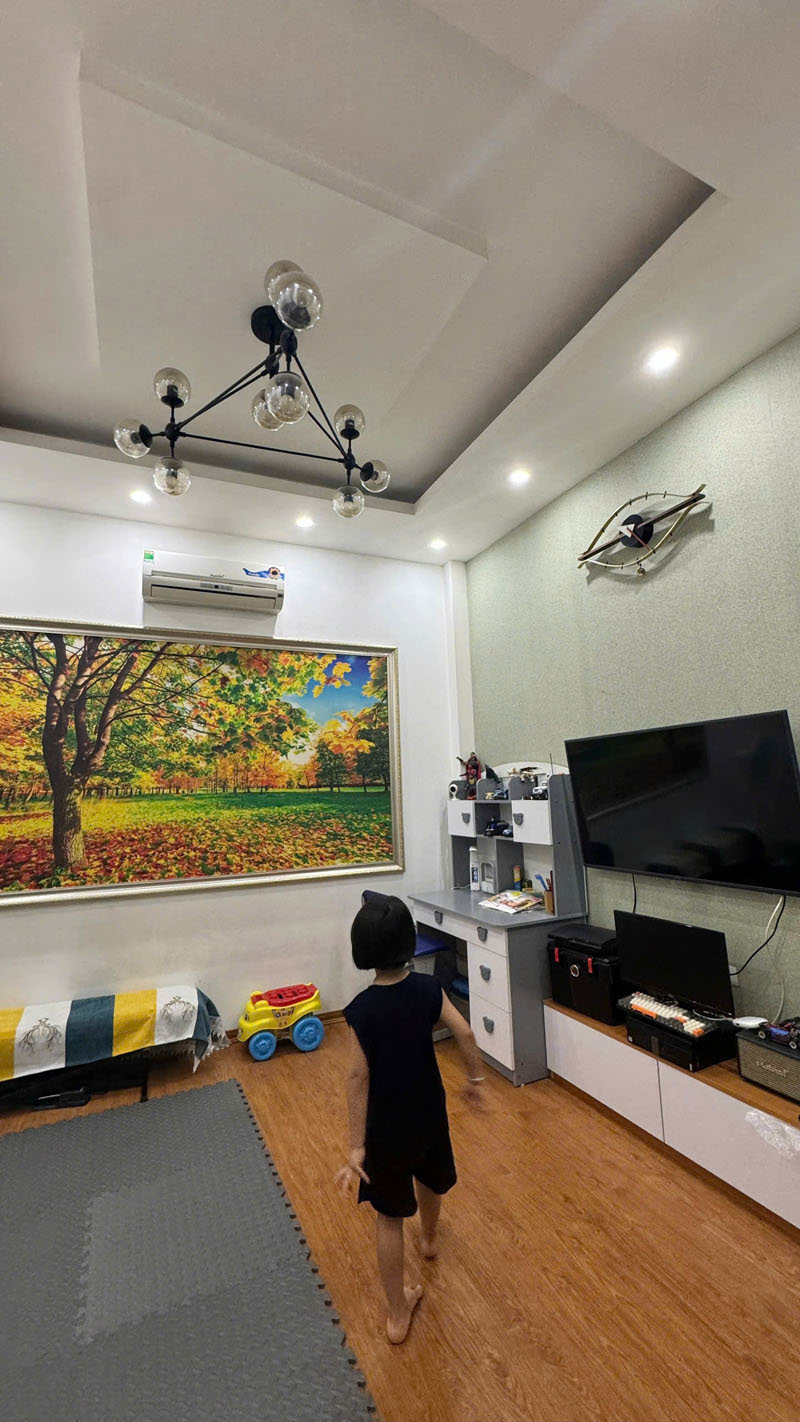 Bán căn góc 45,5m2 nhà 4 tầng tổ 7 Giang Biên. Gần trường chợ và hồ điều hòa 2