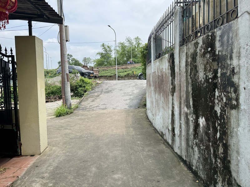 Đất Thổ Cư Làng Vàng: 108m2, nở hậu, ô tô vào, gần đường Đê Vàng 4