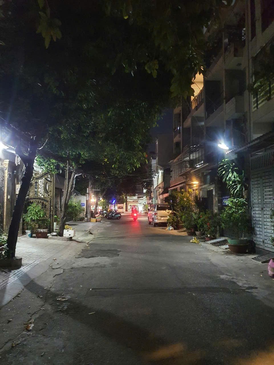 Bán nhà hẻm 8m Ni Sư Huỳnh Liên-ngang 5m-5PN-5 tầng-sổ vuông-nhà mới