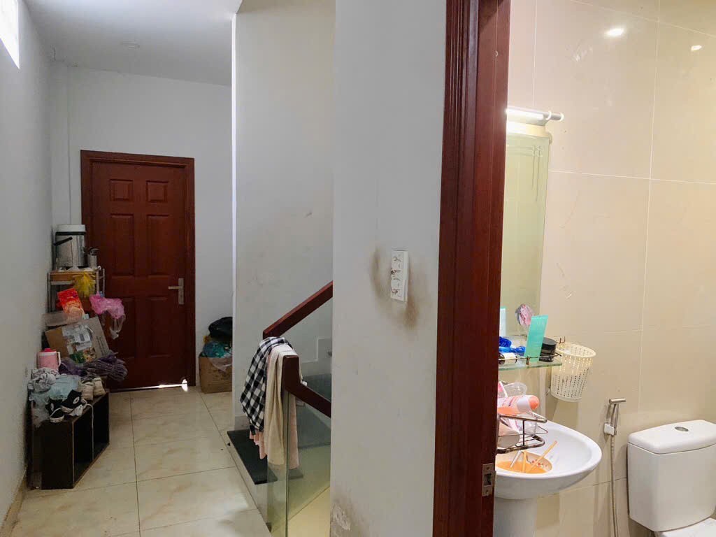 Bán nhà hẻm 6m Hòa Bình-ngang 4m-6PN-thang máy-nhà mới-cạnh chợ 3