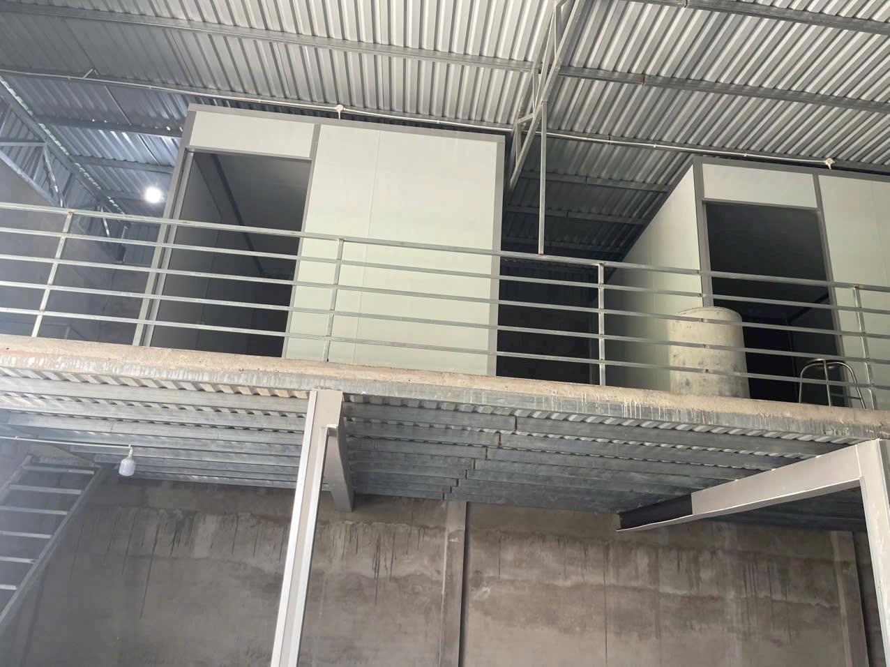 Xưởng cho thuê hẻm Võ Văn Bích dt 750m2 , điện 3 pha, đường xe tải giá 19tr / tháng 4