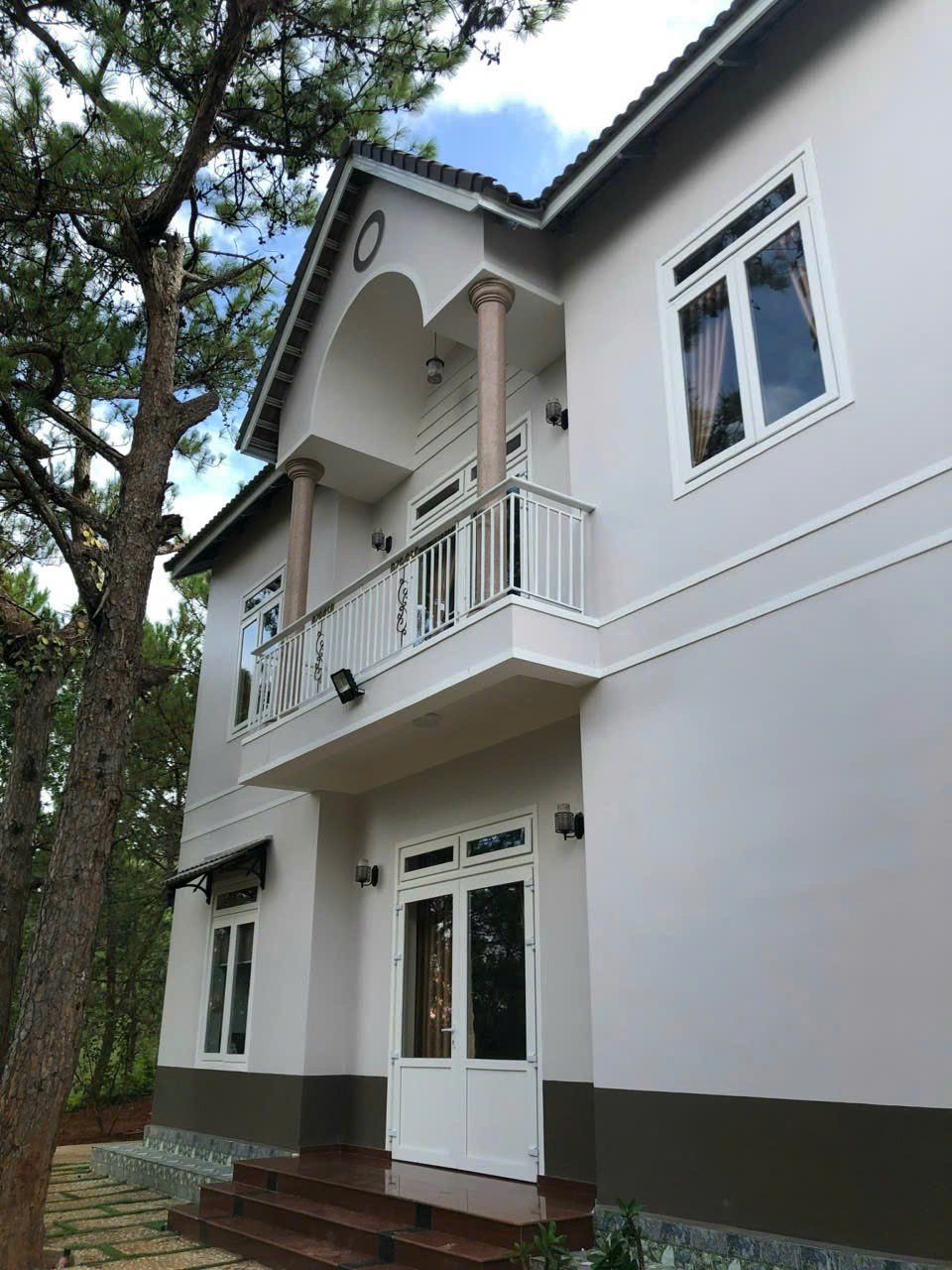 CHO THUÊ VILLA SÂN VƯỜN 5 PHÒNG TOẠ LẠC RỪNG THÔNG PHƯỜNG 8 ĐÀ LẠT GIÁ 25TR 2