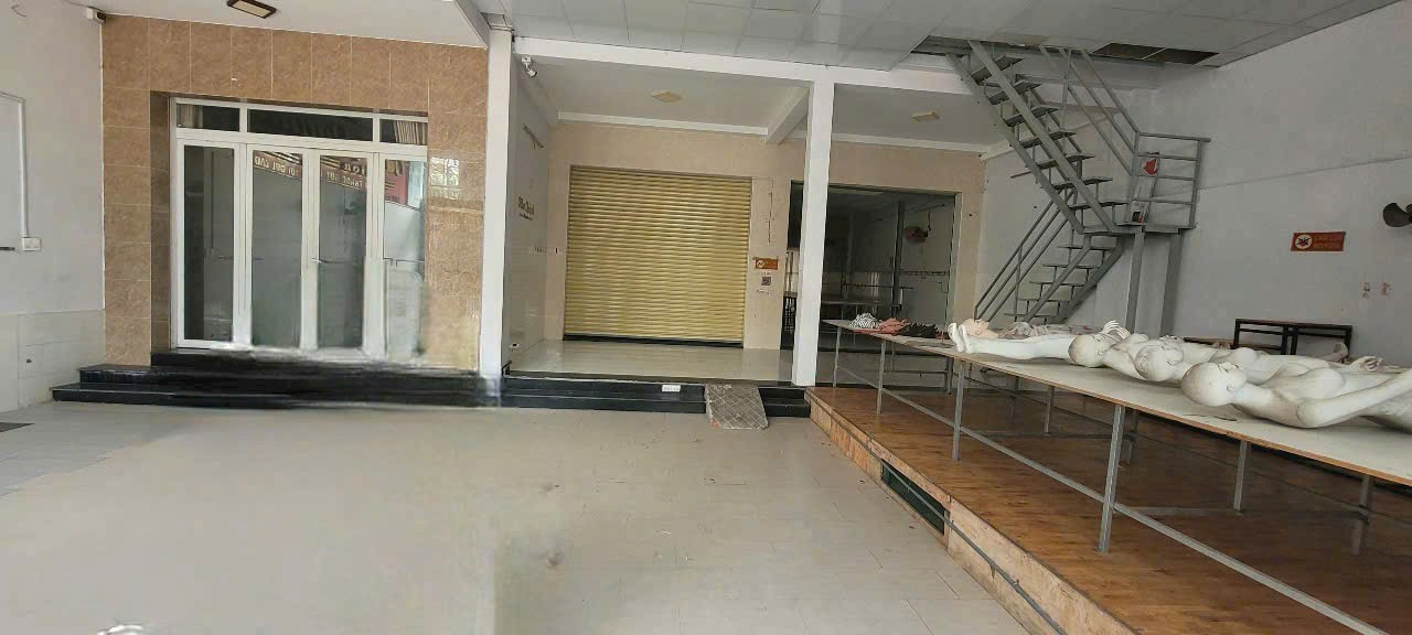 Nhà 257/ Bình thành, BHH B dt 360m2, điện 3 pha làm kho , may mặc giá 35tr/ tháng 7