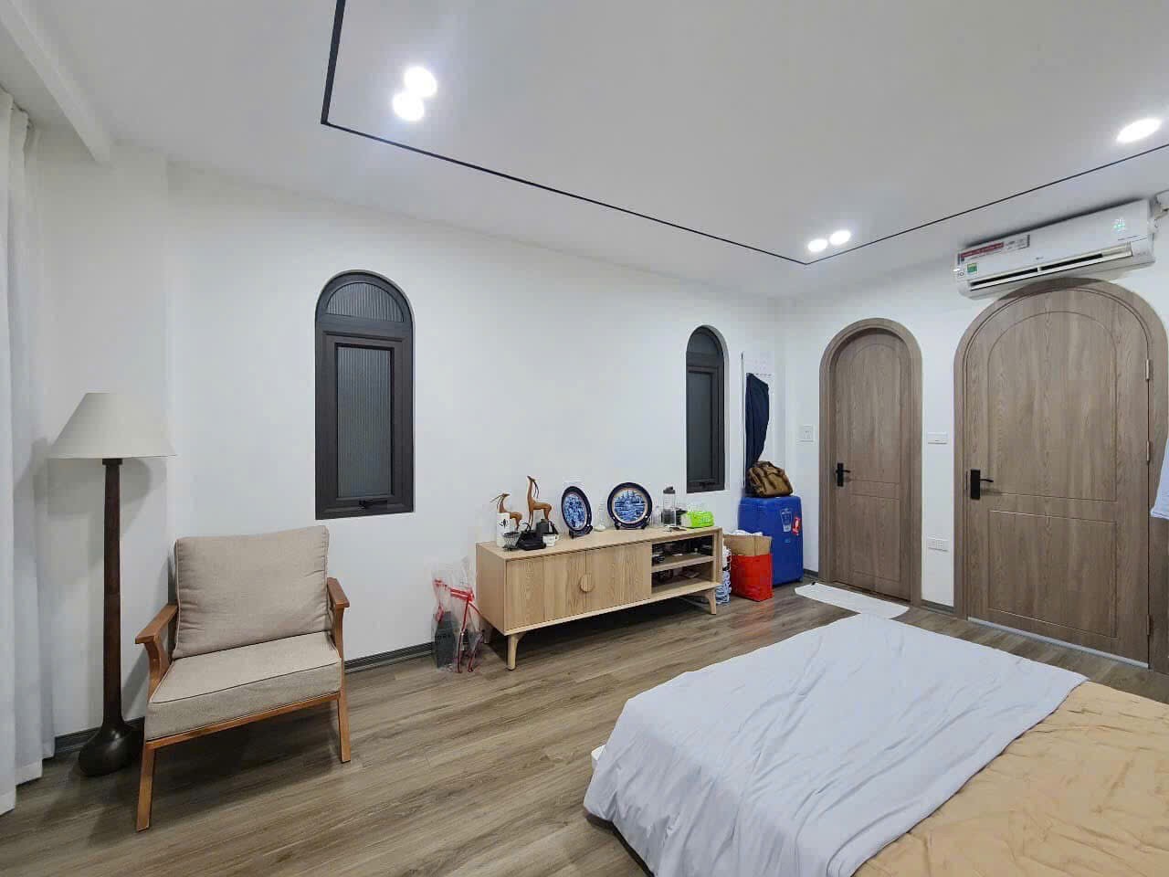BÁN NHÀ NGUYỄN VĂN CỪ, LONG BIÊN, XÂY MỚI, Ô TÔ CÁCH 20M, NGÕ THÔNG DI CHUYỂN THUẬN TIỆN, KHU VỰC 2