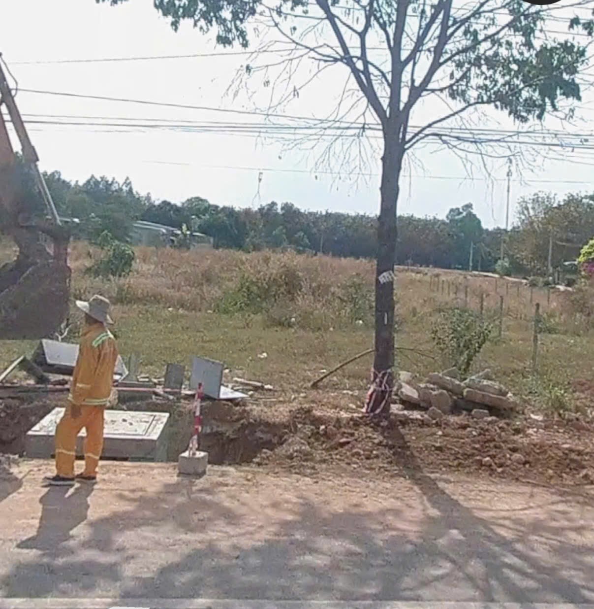 Đỗ nợ Cần bán gấp đất mặt tiền QL13, Xã Trừ Văn Thố, Diện tích 247m², Giá 2,50 Tỷ
