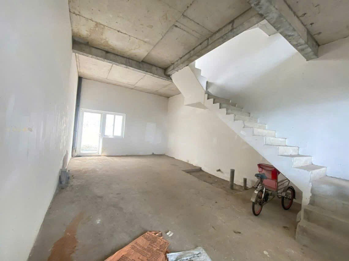 Cần bán Nhà mặt tiền Phường Phú Hữu, Quận 9, Diện tích 75m², Giá 8.7 Tỷ