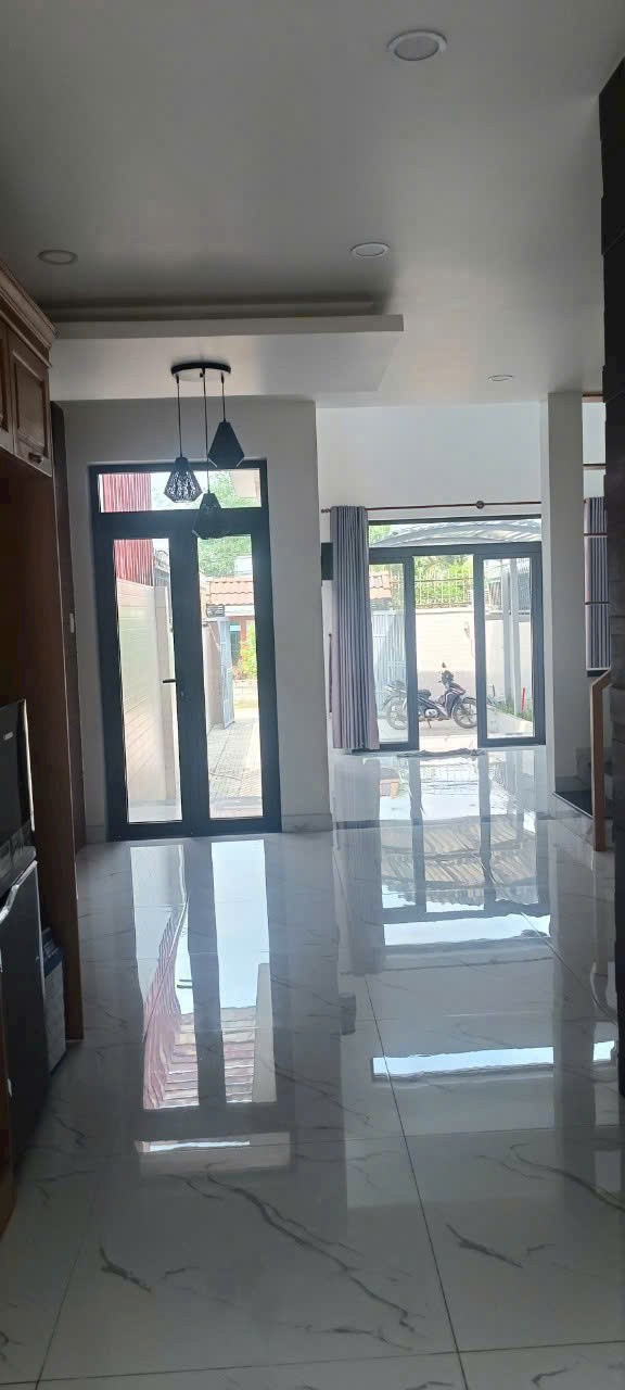 Biệt thự mini 2/ tỉnh lộ 15, xã Tân Thạnh Đông dt 150m2 1 lầu 3pn 2wc giá 3,8 tỷ