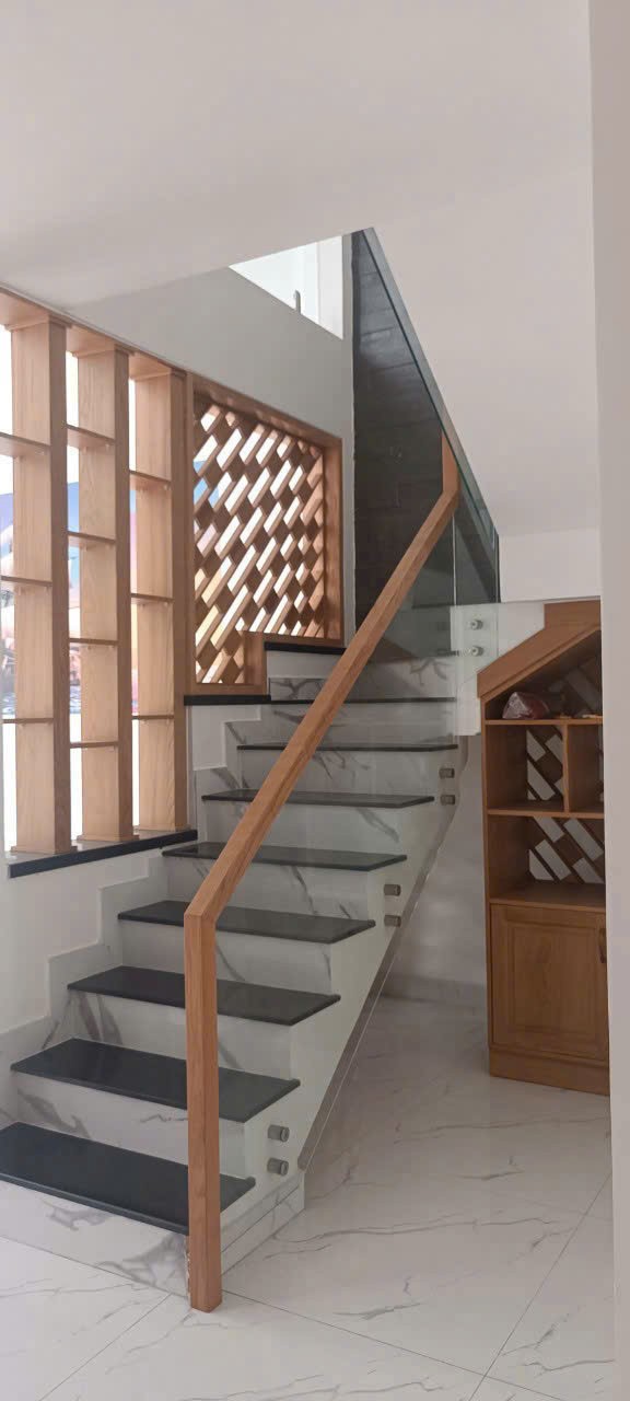 Biệt thự mini 2/ tỉnh lộ 15, xã Tân Thạnh Đông dt 150m2 1 lầu 3pn 2wc giá 3,8 tỷ 2