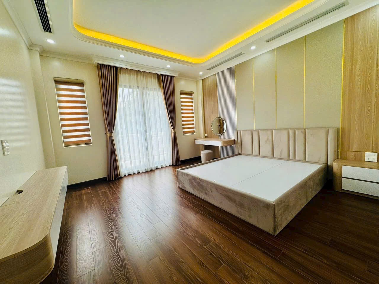 Bán Gấp Nhà Đẹp Phúc Lợi, 30m² , Ô Tô Đỗ Cổng – Gần Hồ Sen. 4.3 Tỷ! 2