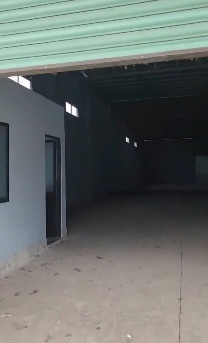 Cho thuê kho mặt tiền đường Gò Hưu, xã Mỹ Hạnh Nam dt 600m2 giá 25tr / tháng 4