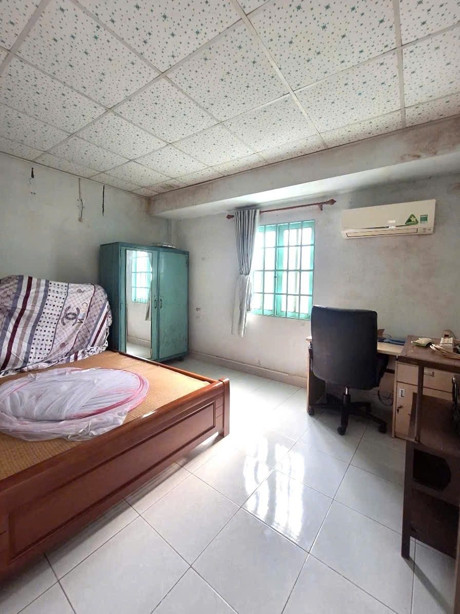 Nhà rẻ Quận 9, hẻm Xe Hơi, Diện tích 50m2, 2 tầng kiên cố, ở ngay chỉ 2.2 ty 5