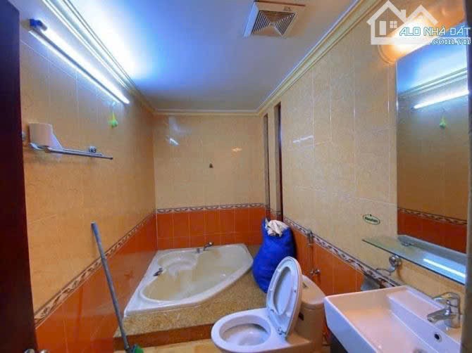 Cần bán Nhà mặt tiền đường Cầu Giấy, Phường Quan Hoa, Diện tích 130m², Giá 30 Tỷ 4