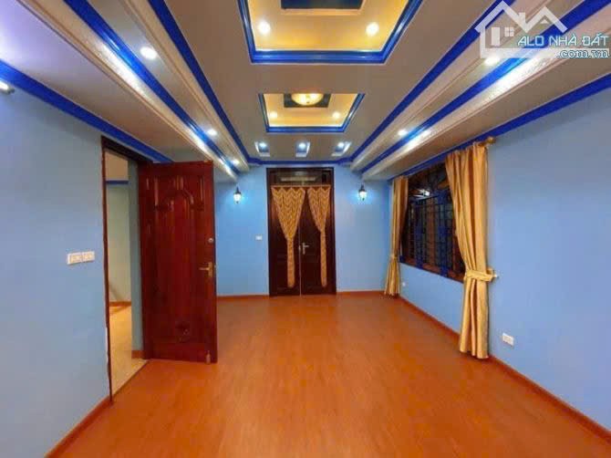 Cần bán Nhà mặt tiền đường Cầu Giấy, Phường Quan Hoa, Diện tích 130m², Giá 30 Tỷ 6