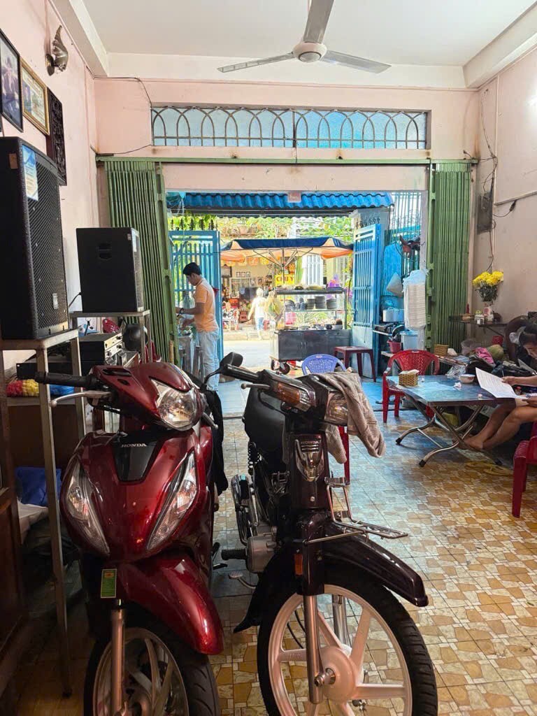 Bán nhà mặt tiền Tô Hiệu-ngang 4m-8PN-sổ vuông-khu dân trí-giá tốt 3