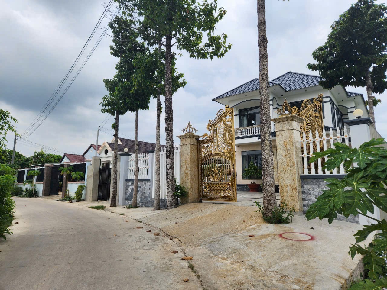 299m2 đất vườn hẻm đường beton 5m ấp 3, Đức Hòa Đông giá 1,35 tỷ