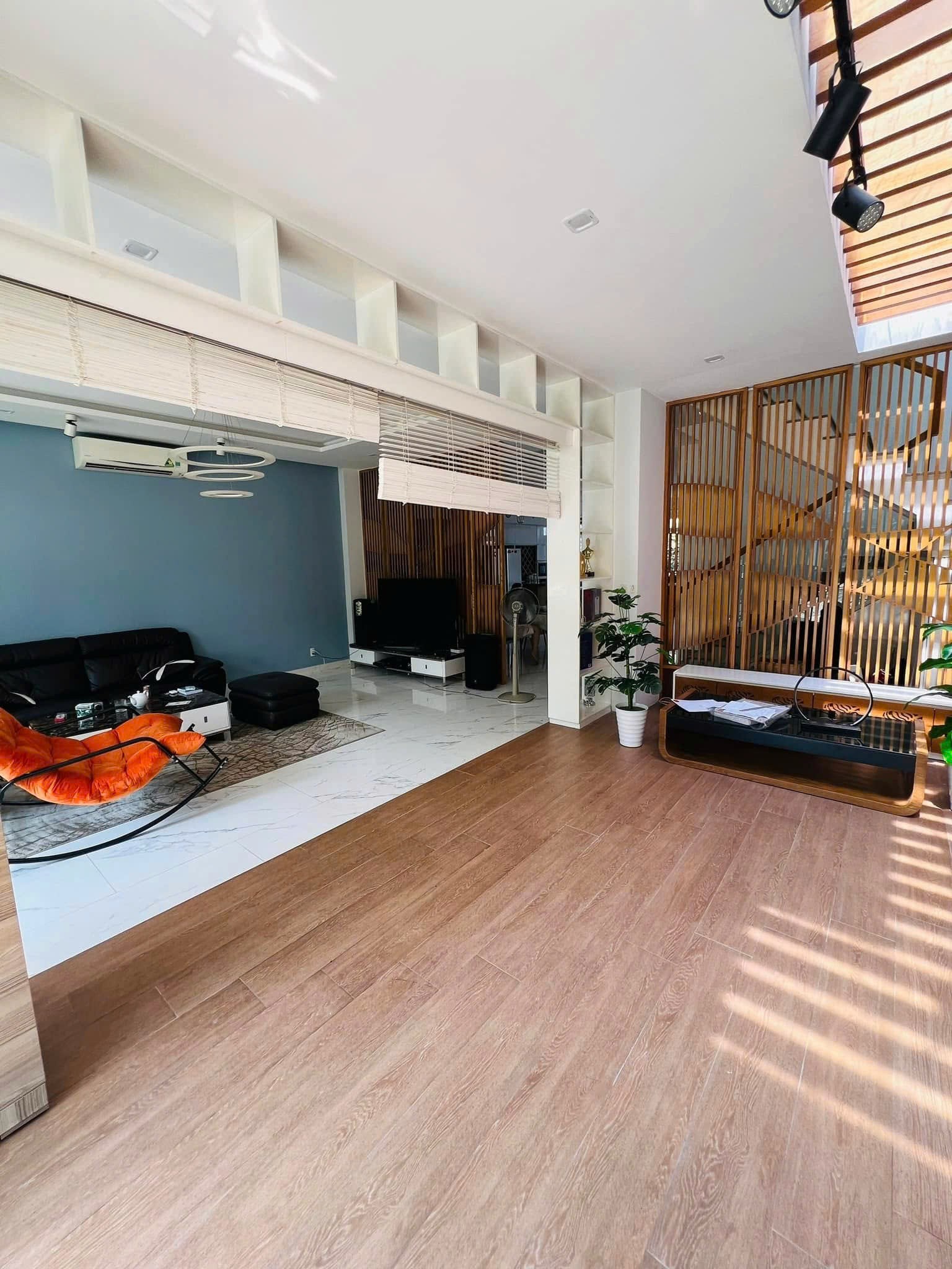 Cần bán Biệt thự Phường Phú Hữu, Quận 9, Diện tích 160m², Giá 21 Tỷ