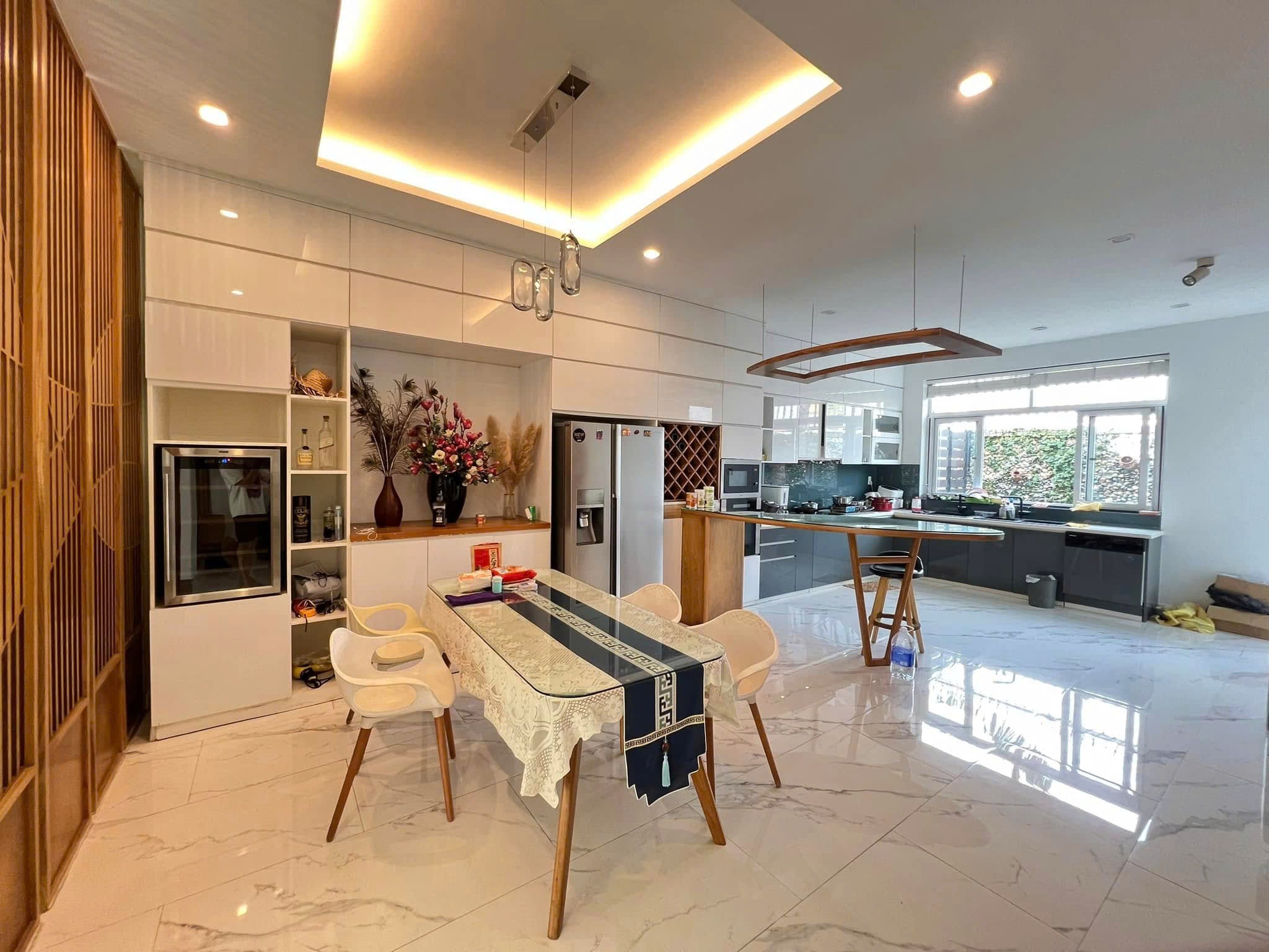 Cần bán Biệt thự Phường Phú Hữu, Quận 9, Diện tích 160m², Giá 21 Tỷ 2