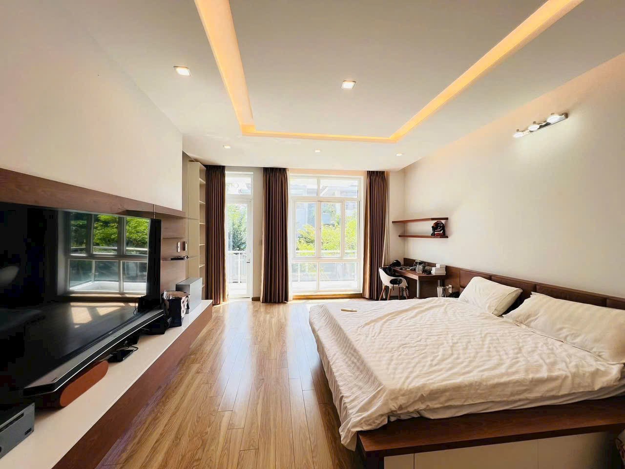 Cần bán Nhà mặt tiền Phường Phú Hữu, Quận 9, Diện tích 160m², Giá 20 Tỷ 6