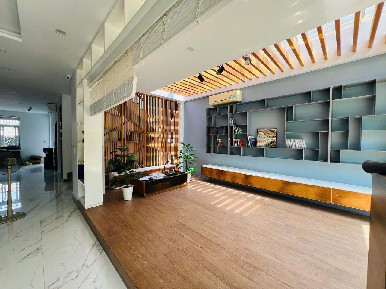 Cần bán Nhà mặt tiền Phường Phú Hữu, Quận 9, Diện tích 160m², Giá 20 Tỷ