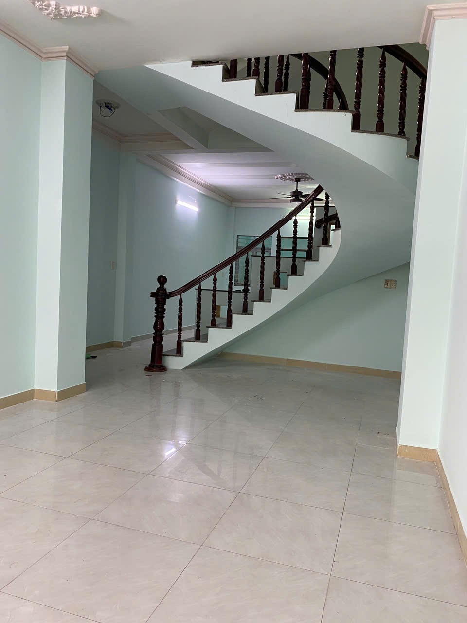 cho thuê nhà 1t2l gần siêu thị big c tân hiệp 3phòng ngủ giá rẻ
