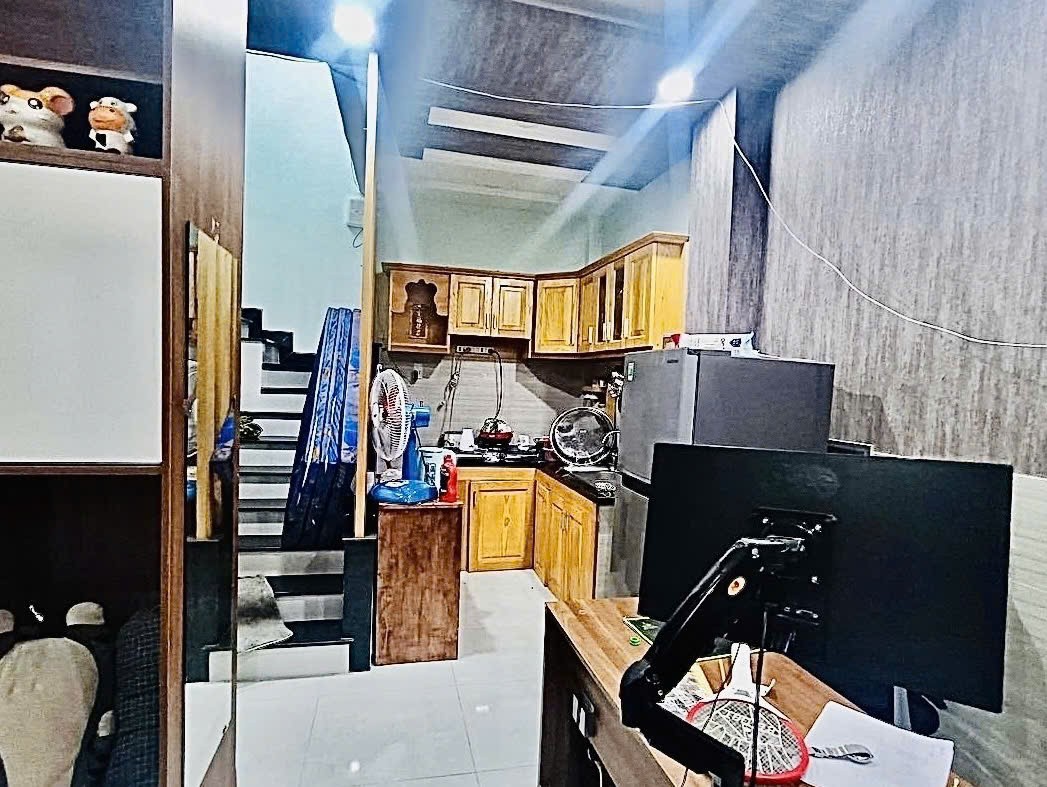 Nhà 2 Tầng Kiêng cố, Long Trường Quận 9, DTSd 68m2, Sổ hồng Riêng, chỉ 2.25ty 4