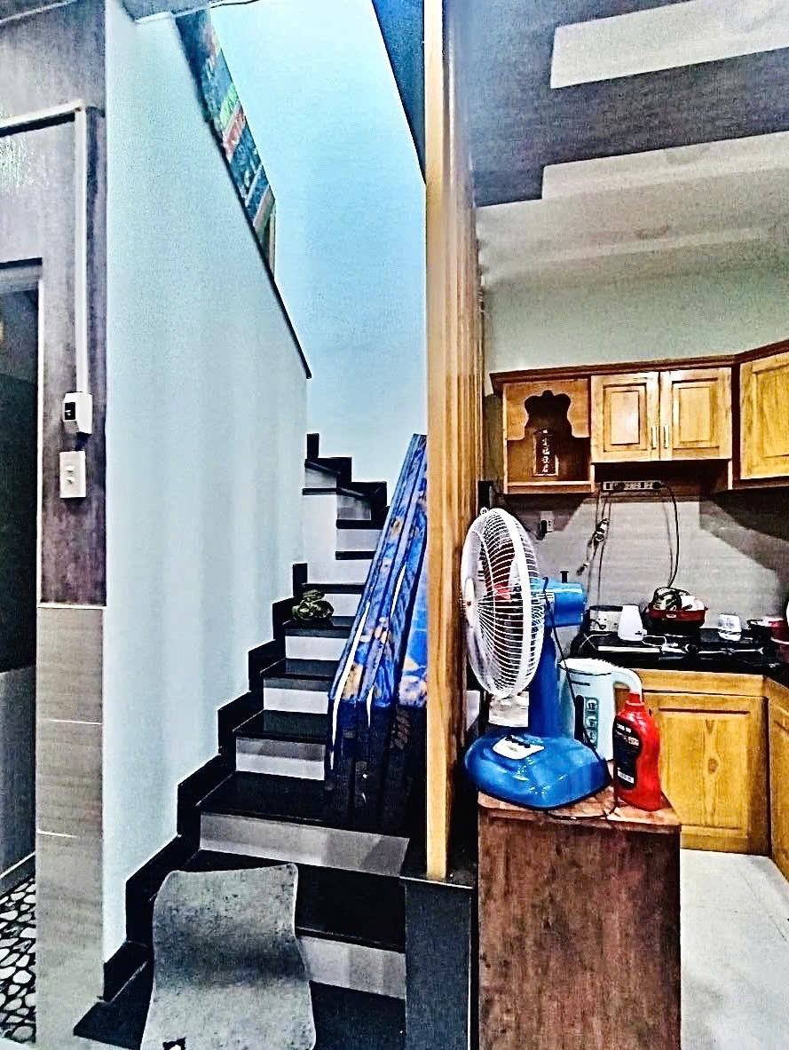 Nhà 2 Tầng Kiêng cố, Long Trường Quận 9, DTSd 68m2, Sổ hồng Riêng, chỉ 2.25ty 5