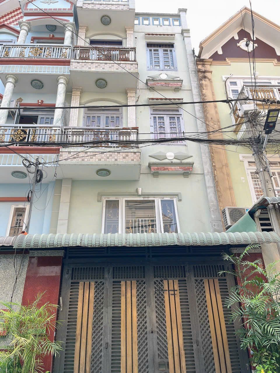 BÁN NHÀ ĐẸP 1 SẸC HUỲNH THỊ HAI – HẺM 8M, KHU NHÀ LẦU ĐỒNG BỘ – GIÁ CHỈ 5.65 TỶ!