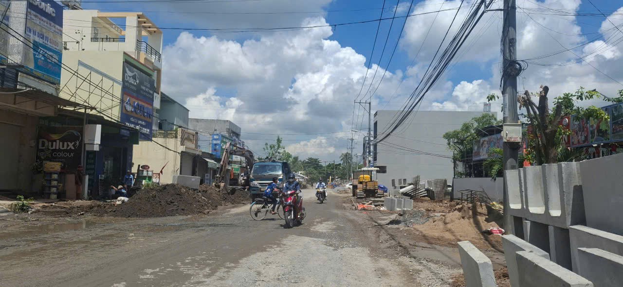 Lô đất mặt tiền đường Lò lu DT 74m giá 8,3 tỷ
