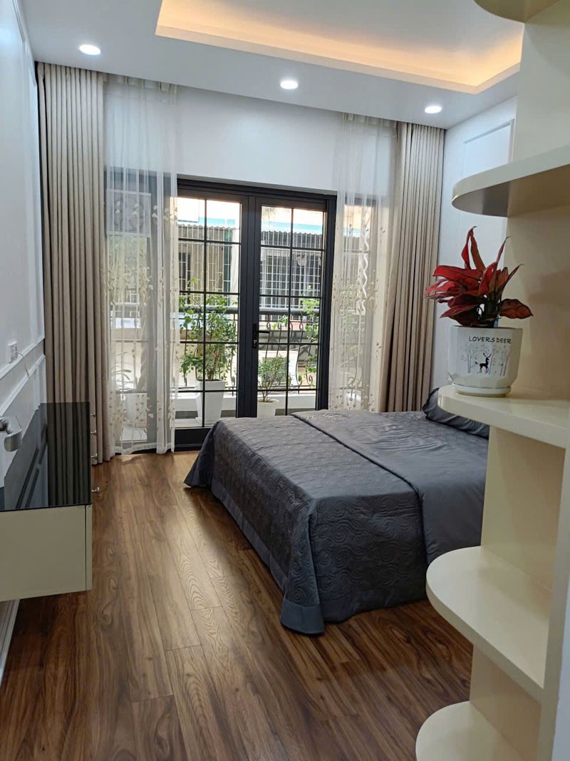 Cần bán 46m2 nhà 4 tầng ngõ 447 Ngọc Lâm. Đường ô tô tránh, có vỉa hè