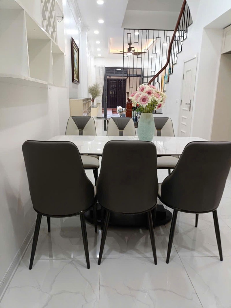 Cần bán 46m2 nhà 4 tầng ngõ 447 Ngọc Lâm. Đường ô tô tránh, có vỉa hè 5