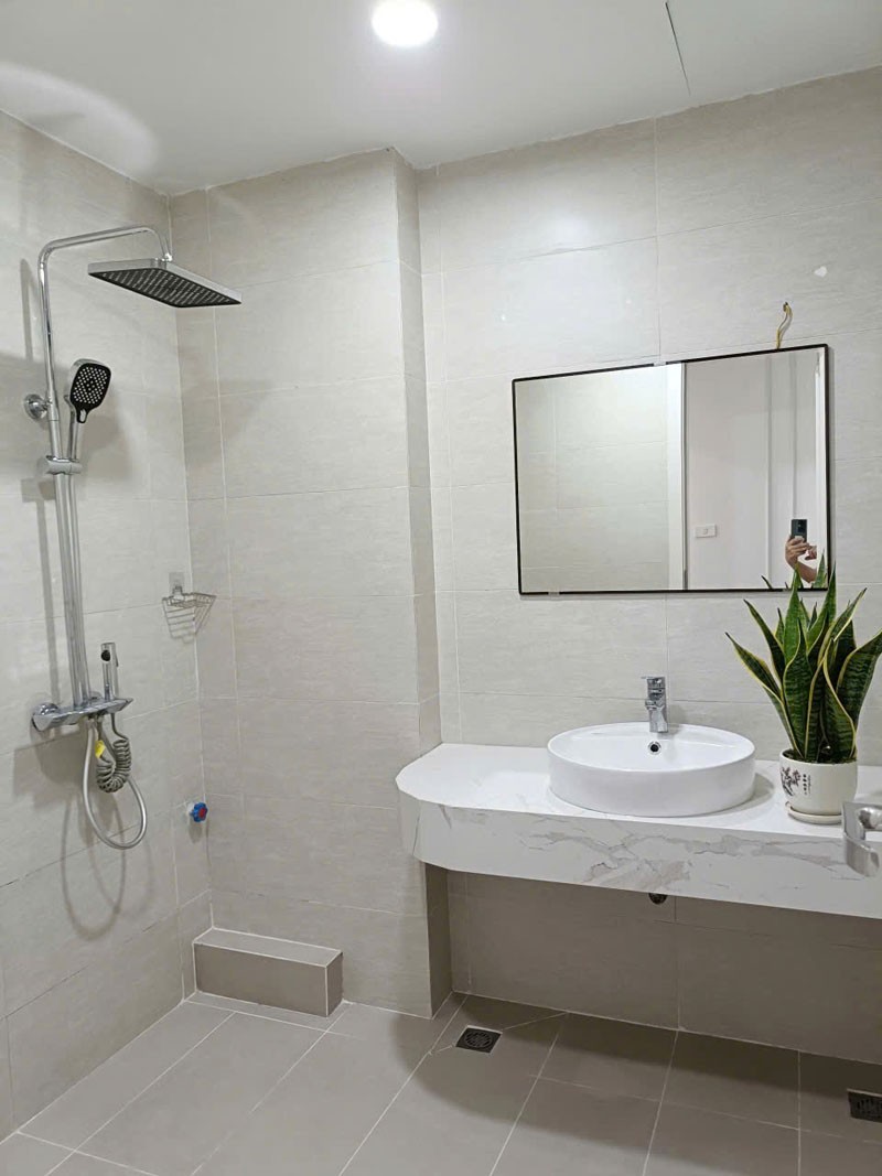Cần bán 46m2 nhà 4 tầng ngõ 447 Ngọc Lâm. Đường ô tô tránh, có vỉa hè 12