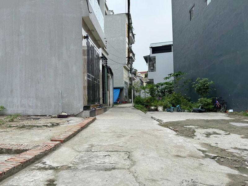 Cần bán 47m2 đất thổ cư thôn Hoàng Long, Đặng Xá. Cách 60m ra hồ điều hòa