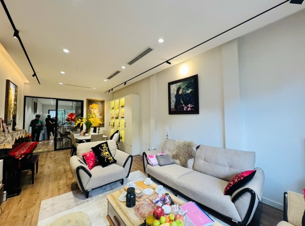 HIẾM VIP HAI BÀ TRƯNG, PHÂN LÔ THÔNG CÁC NGẢ, 2 Ô TÔ NGỦ TRONG NHÀ, Ô CHỜ THANG MÁY 0965549363 2