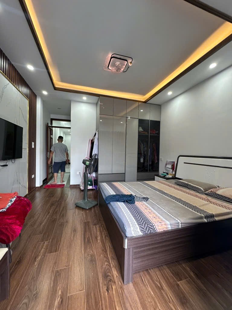 HIẾM NGUYỄN KHOÁI, HOÀNG MAI, Ô TÔ TẢI ĐỖ CỬA VÀO NHÀ, SIÊU RỘNG, THANG MÁY 145M 4T, CHỈ 17 TỶ 2