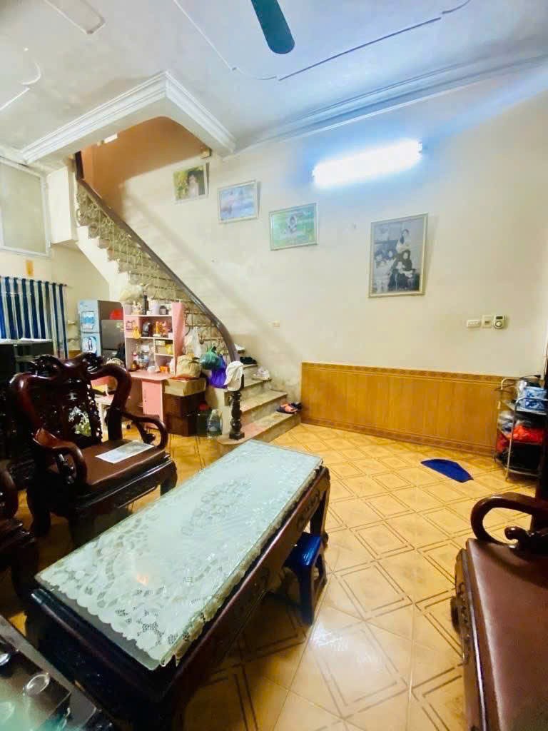 Cần bán Nhà mặt tiền đường Cầu Giấy, Phường Quan Hoa, Diện tích 70m², Giá 26.8 Tỷ 6