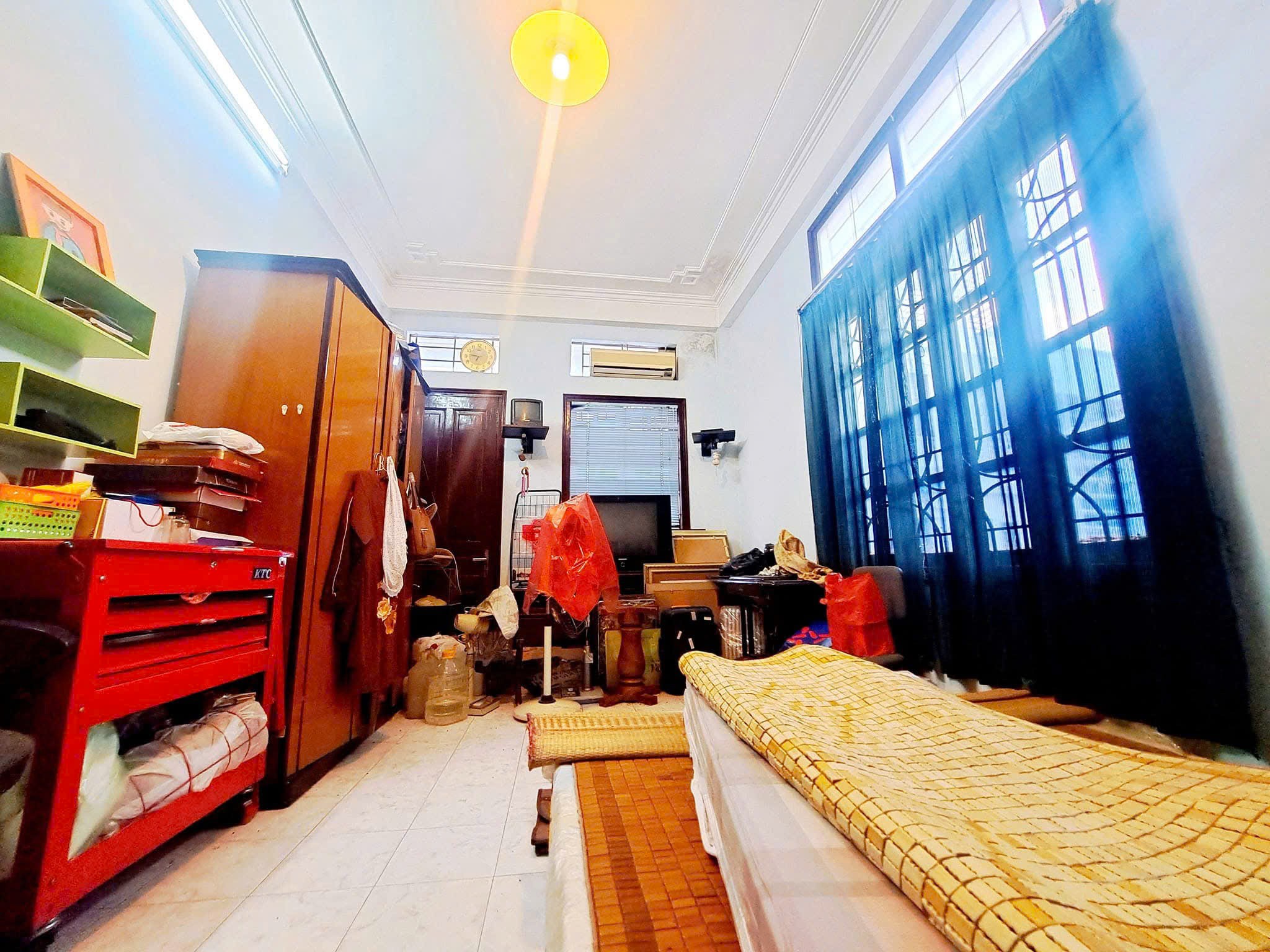 Cần bán Nhà mặt tiền đường Cầu Giấy, Phường Quan Hoa, Diện tích 70m², Giá 26.8 Tỷ 5