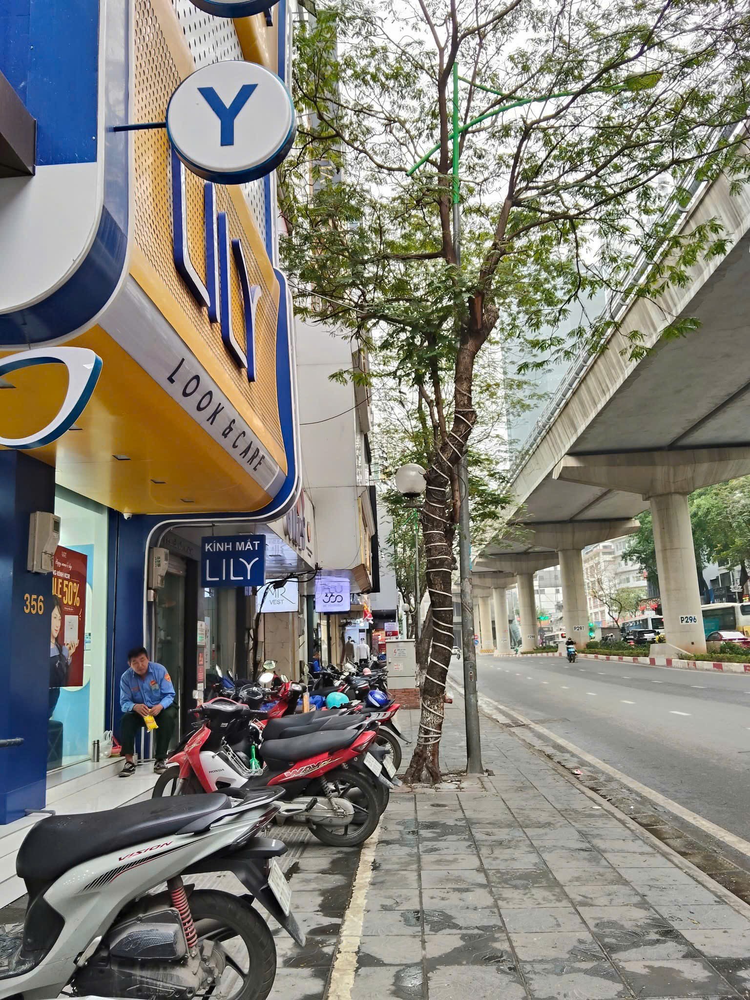 Cần bán Nhà mặt tiền đường Cầu Giấy, Phường Quan Hoa, Diện tích 70m², Giá 26.8 Tỷ 2
