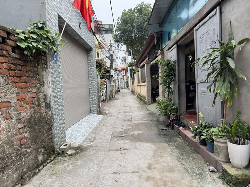 Cần bán 47m2 đất thổ cư thôn Hoàng Long, Đặng Xá. Cách 60m ra hồ điều hòa 2
