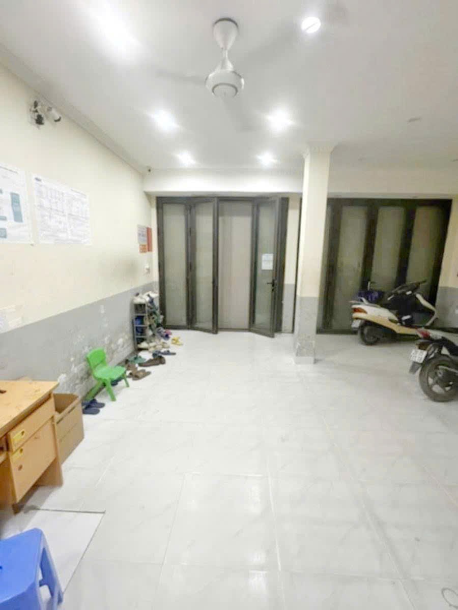 Bán nhà Trần Quang Diệu, Đống Đa - Sổ đỏ 65m xây dựng 5 tầng, thang máy ngõ phân lô 5