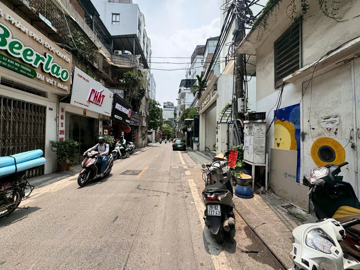 Cần bán Nhà mặt tiền đường Kim Mã Thượng, Phường Cống Vị, Diện tích 104m², Giá 43.9 Tỷ 6