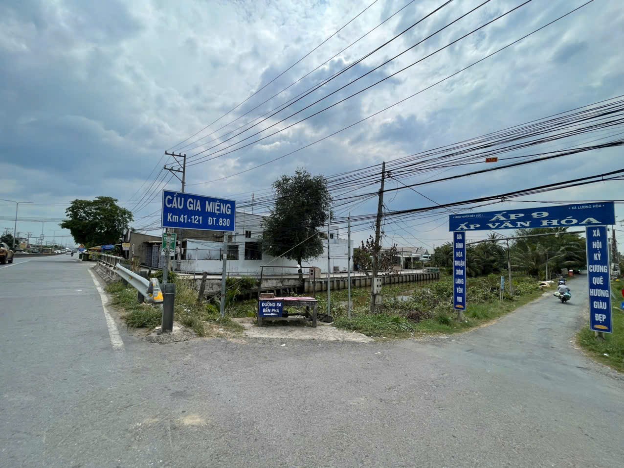 535m2 đất thổ vườn ấp 9, xã Lương Hòa,Bến Lức ,Long An giá 3,5 tỷ 2