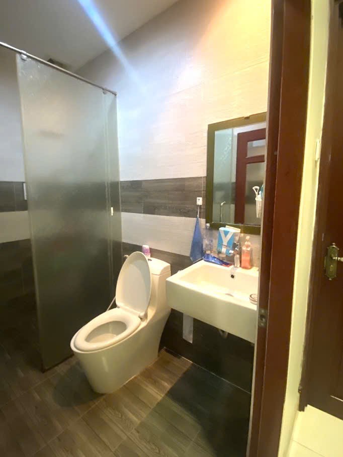 Nhà Đẹp 3 tầng Kiêng cố, Ở Ngay, Gẩn Global City, Quận 9, DtTsd 153m2, chỉ 5.85ty 4