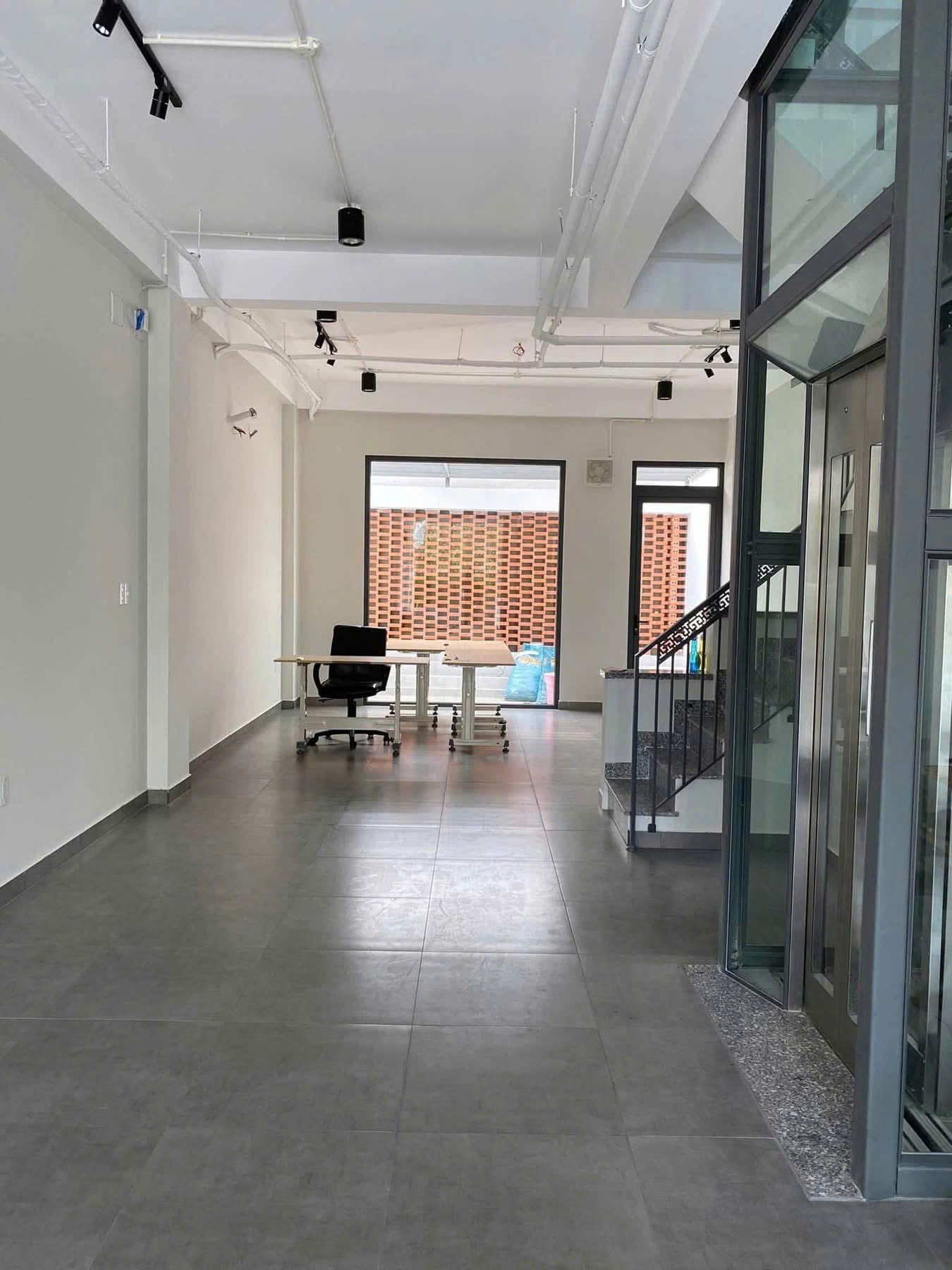 Cho thuê Nhà mặt tiền Phường Bình Trưng Tây, Quận 2, Diện tích 100m², Giá 60 Triệu/tháng