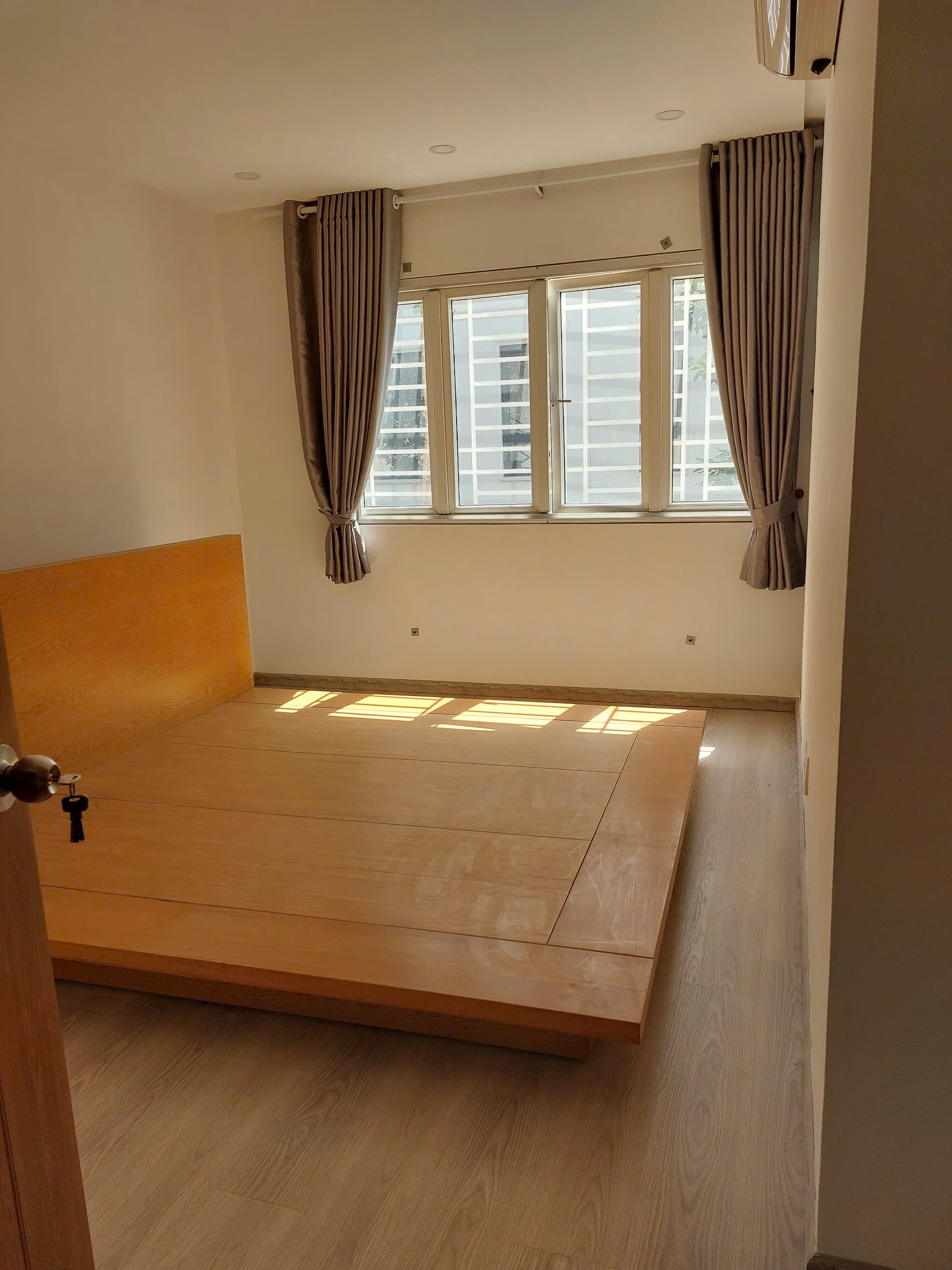 Cho thuê Nhà mặt tiền Quận 9, Hồ Chí Minh, Diện tích 82m², Giá 16 Triệu/tháng