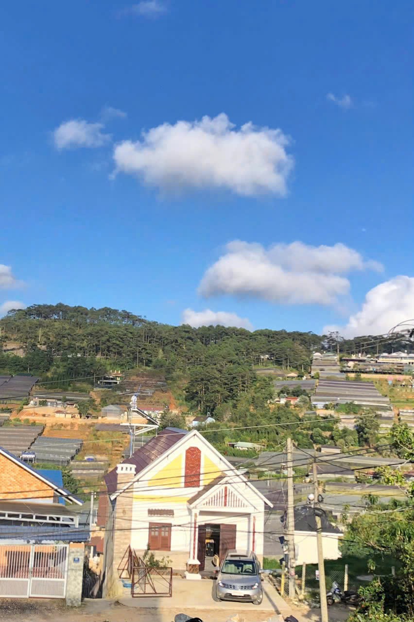 Bán nhà 2 mặt tiền 450m2 view thung lũng đèn Trịnh Hoài Đức phường 11 Đà Lạt - giá 9.5 tỷ
