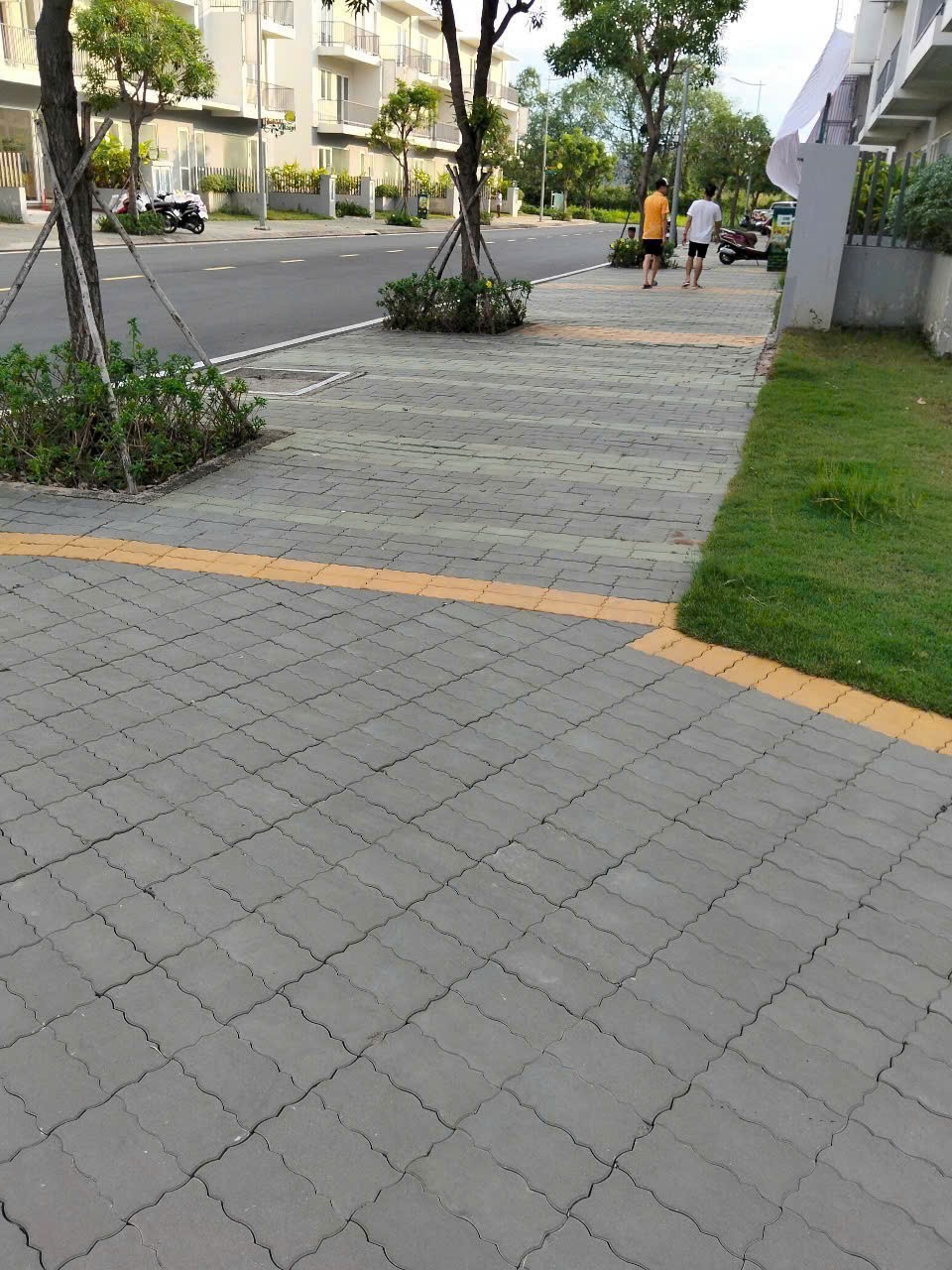 Cần bán Nhà mặt tiền Phường Phú Hữu, Quận 9, Diện tích 135m², Giá 08.8 Tỷ 2